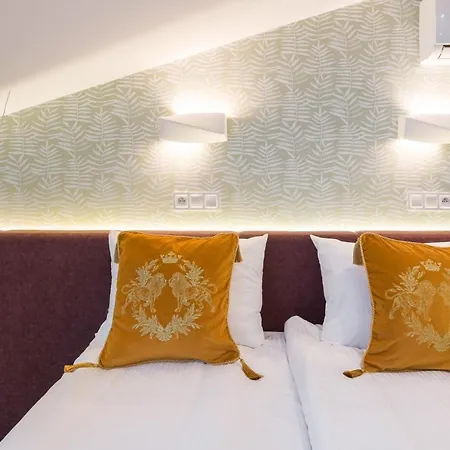 Deluxe In Cracow - Old Town & Cracow Kazimierz Апартаменты *