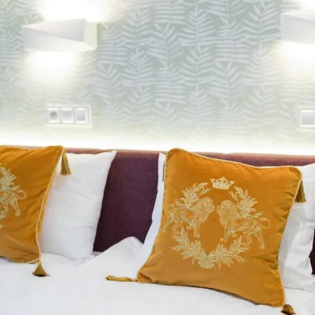 Deluxe In Cracow - Old Town & Cracow Kazimierz Апартаменты *